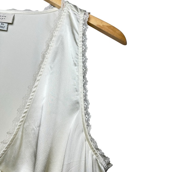 A New Day Top Women’s Size XL Cream Camisole Lace Trim Bow Detail Y2K Coquette - Picture 9 of 14